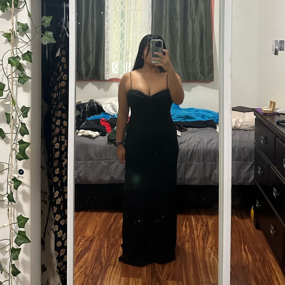 Elegant Black Maxi Dress